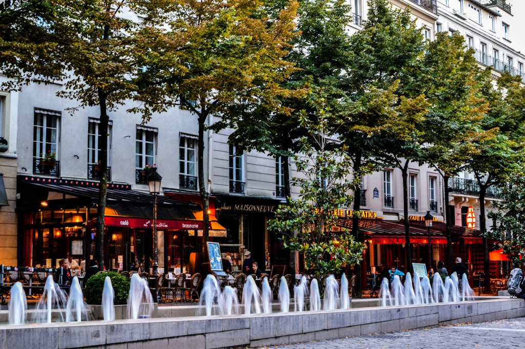 What it's like to stay in Paris' Shakespeare and Company bookstore - Lonely  Planet